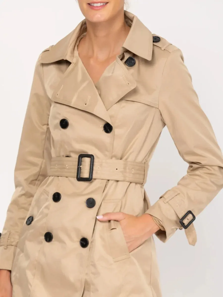 Long Buttoned Trench Coat With Pockets And Belt.